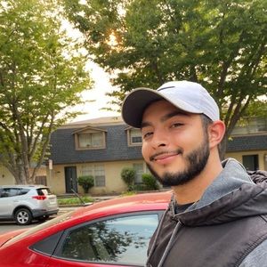 Meet your Posher, Moises